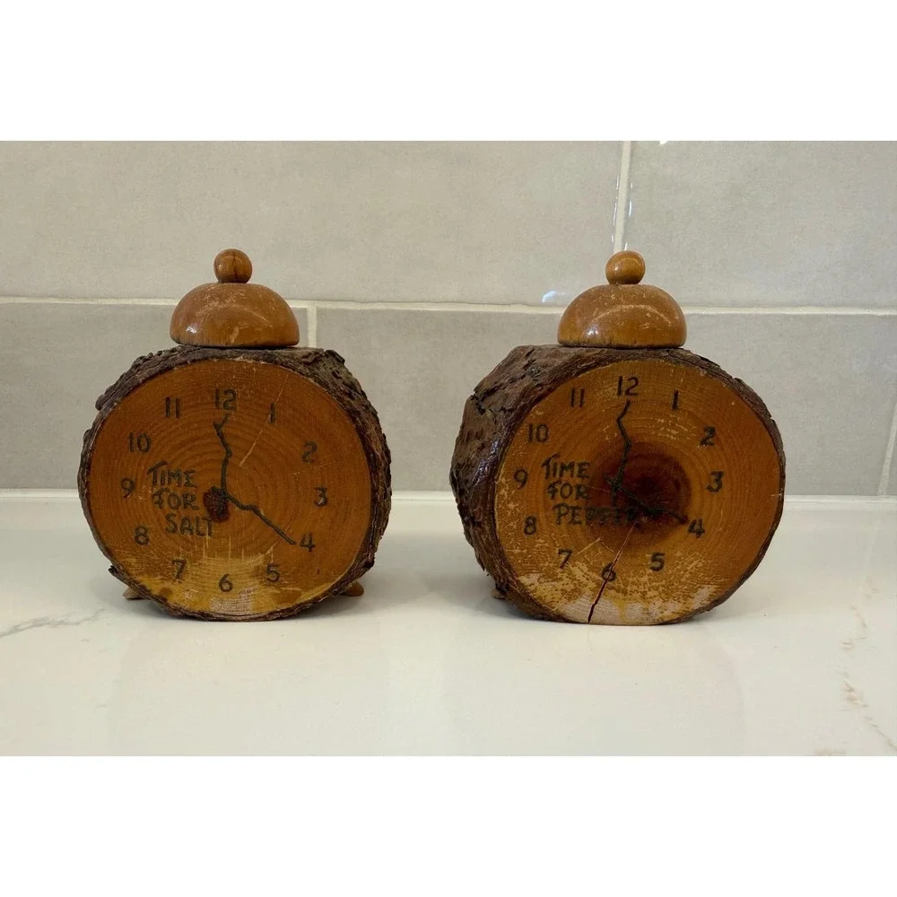 Vintage Rustic Log Wood Clock Salt and Pepper Shakers‎ Set Cabin Farmhouse Decor